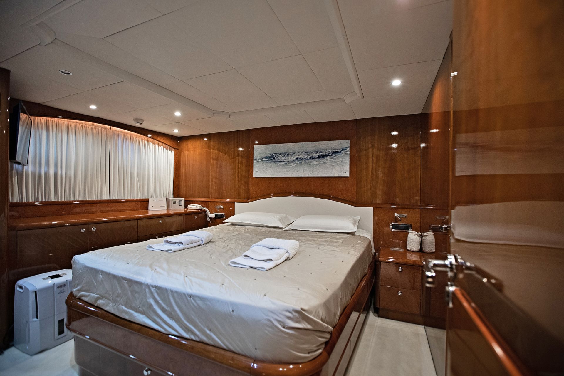 THEION Guest Cabins Luxury Yacht Browser by CHARTERWORLD